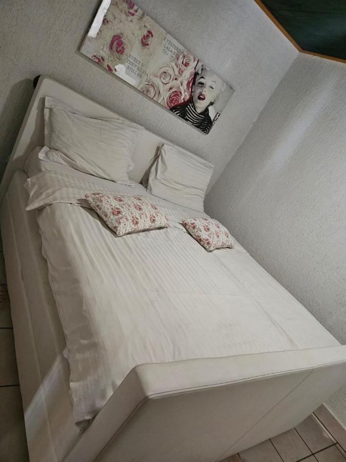 Apartmani Sanja Klenovica Exterior foto